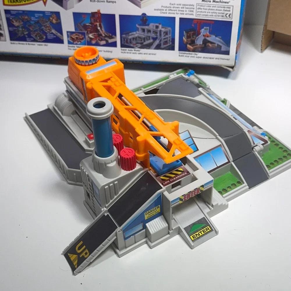Galoob Micro Machines Double Takes Wheel Works Playset incomplete in Box
